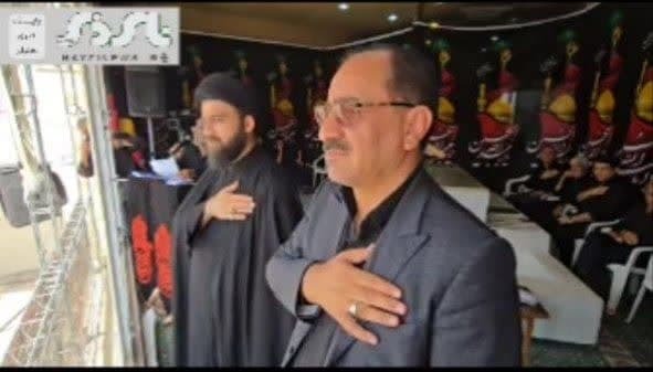 کلیپ / طبق رسم هر ساله اجتماع پرشکوه عاشورایی ، تجدید بیعت با راه شهیدان کربلا  و احترام به سلسله جلیله سادات آیات عظام فال اسیری در مقابل مسجد جامع مهدی (عج) در شهر نی ریز برگزار شد