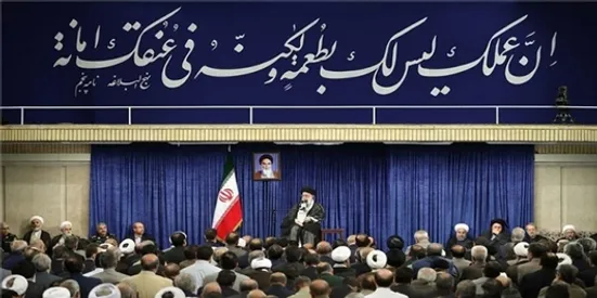 مسئولان باید با دشمن خارجی و عوامل داخلی او فاصله‌گذاری جدی کنند/نباید با تقسیم کردن مردم کار بزرگ ملت در انتخابات را خراب کرد/آمریکا خود تروریست و تروریست‌پرور است
